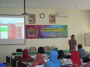 presentasi narasumber dari Dinkes Propinsi Jawa Timur