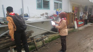 pemeriksaan kesehatan lingkungan oleh Saka Bhakti Husada Kota Malang